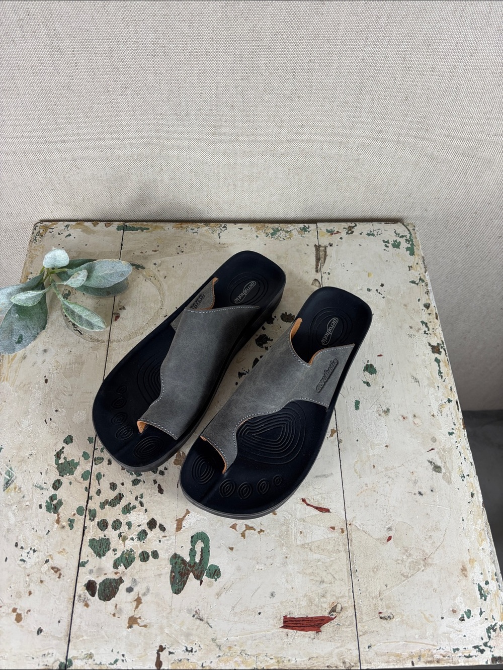 Aerothotic > Slip on Leather Top Sandal 38/7.5